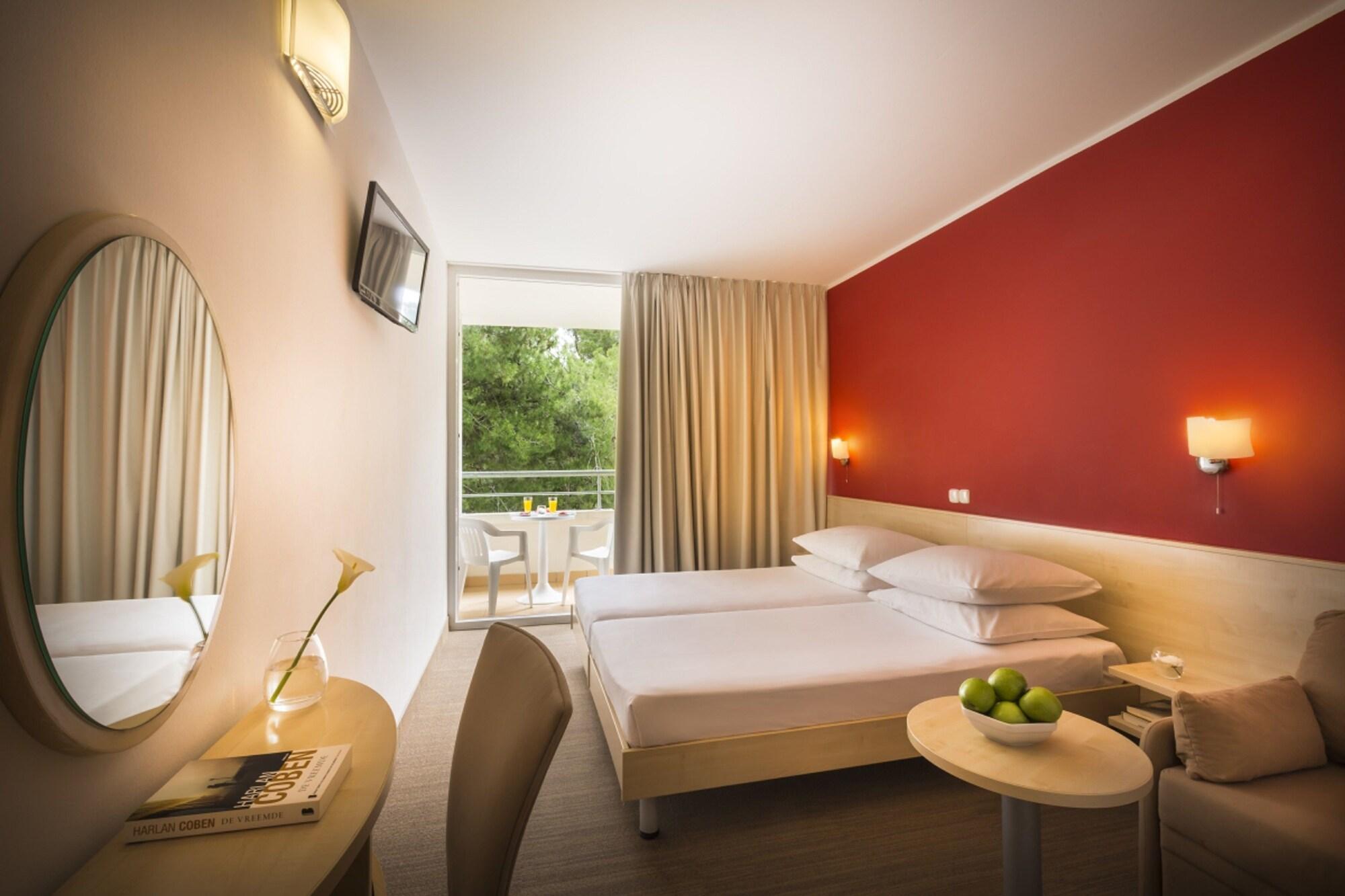 Sunny Rabac By Valamar Exterior foto